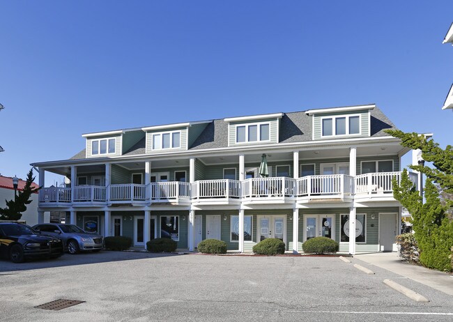 5016 E Oak Island Dr