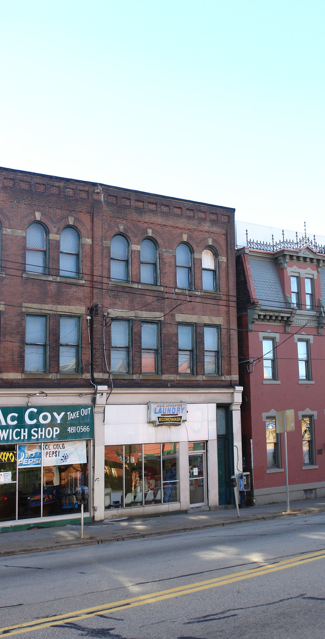 2008 E Carson St in Pittsburgh, PA - Foto de edificio - Building Photo