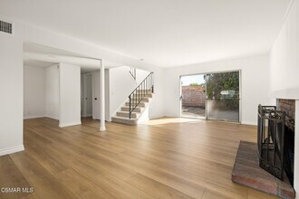 2442 N Alden St in Simi Valley, CA - Building Photo - Building Photo