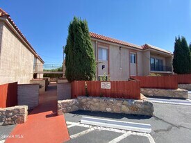 252 Shadow Mountain Dr in El Paso, TX - Building Photo