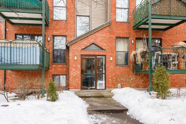 705 36E Av in Montréal, QC - Building Photo - Building Photo