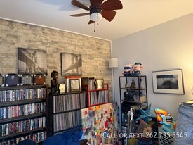 232 Main St in Racine, WI - Building Photo