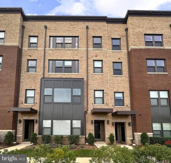property at 44766 Tiverton Sq