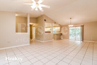 2413 Timbercreek Loop E in Lakeland, FL - Building Photo - Building Photo