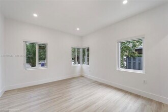 1654 SW 18th Ave in Miami, FL - Building Photo - Building Photo