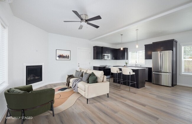 3080 SW Obsidian Ave in Redmond, OR - Building Photo - Building Photo