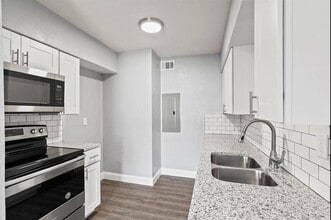 4832 Locke Ave in Fort Worth, TX - Building Photo - Building Photo