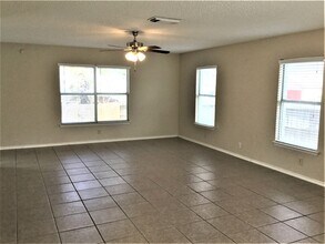 4531 Sherwood Way in San Antonio, TX - Building Photo - Building Photo