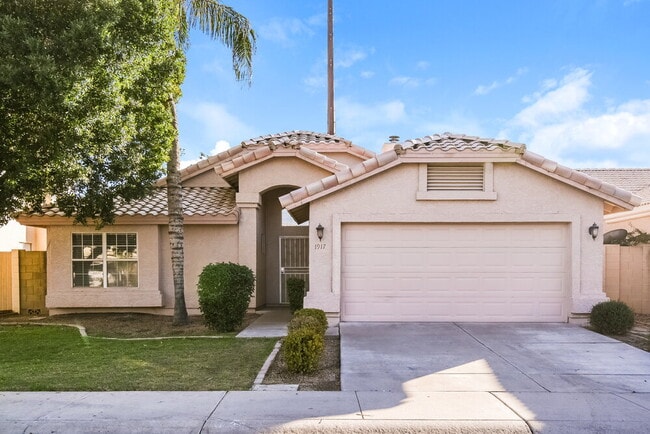 property at 1917 E Marquette Dr