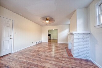 427 Adams St-Unit -2 in Rochester, PA - Building Photo - Building Photo