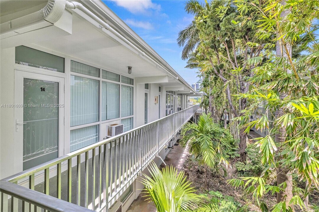 1850 Meridian Ave in Miami Beach, FL - Building Photo