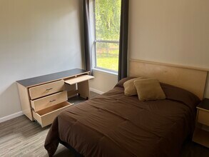 206 Ridge Rd, Unit Room #1 in Tallahassee, FL - Foto de edificio - Building Photo