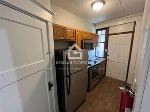 302 S 12th St, Unit 7 in New Castle, IN - Foto de edificio - Building Photo