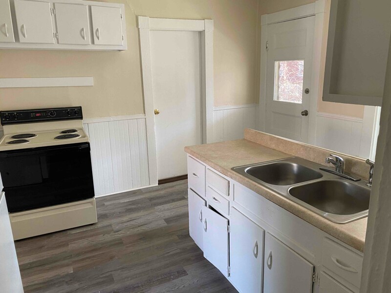 325 Waldo St, Unit Unit 3 in Rumford, ME - Building Photo