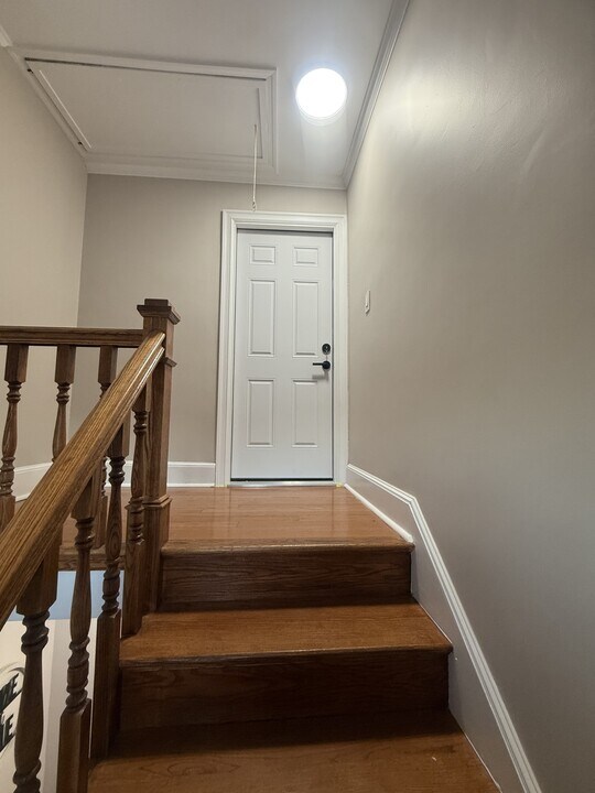 260 Gainsborg Ave E, Unit #2 in West Harrison, NY - Building Photo