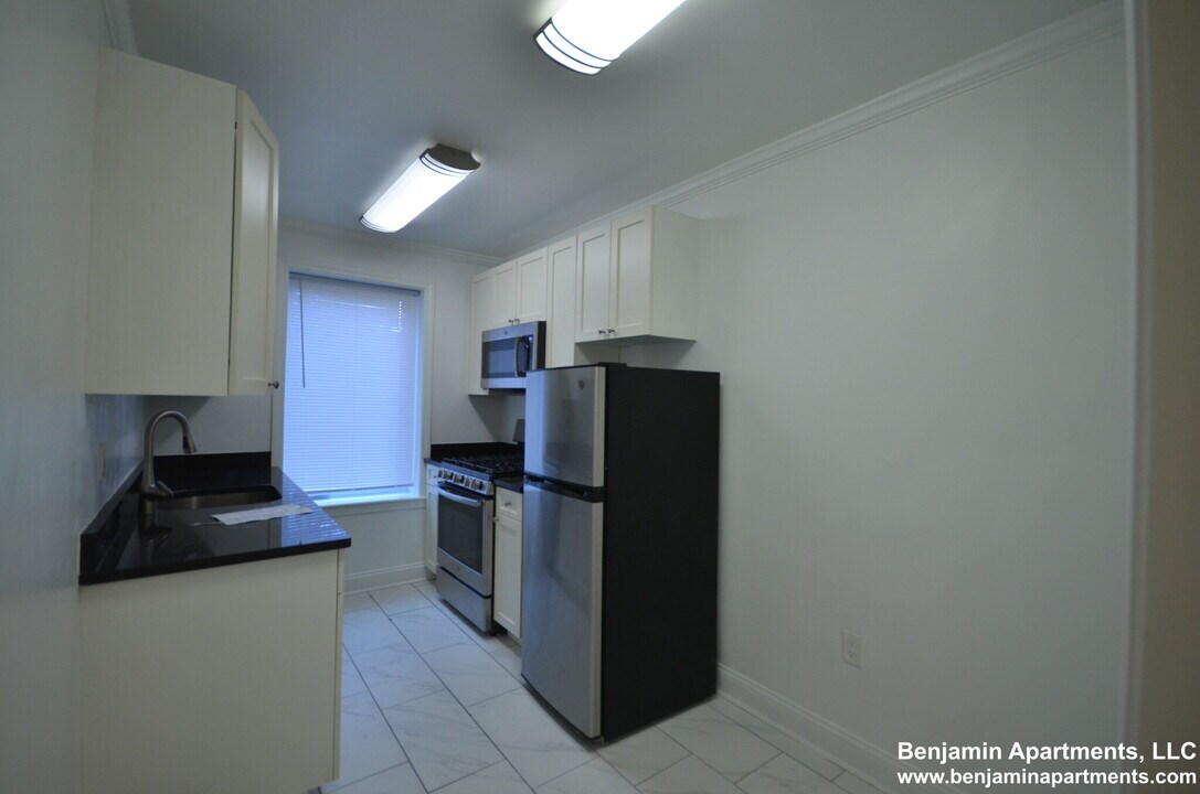 54 Alton Pl, Unit t1 in Brookline, MA - Building Photo