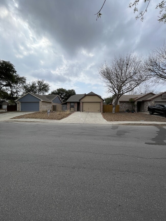 2730 Mud Lake Dr in San Antonio, TX - Building Photo - Building Photo