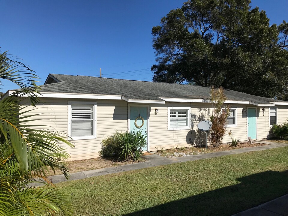 2436 15th Ave in Vero Beach, FL - Building Photo