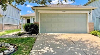 20758 Cypress Crescent Ln in Cypress, TX - Building Photo