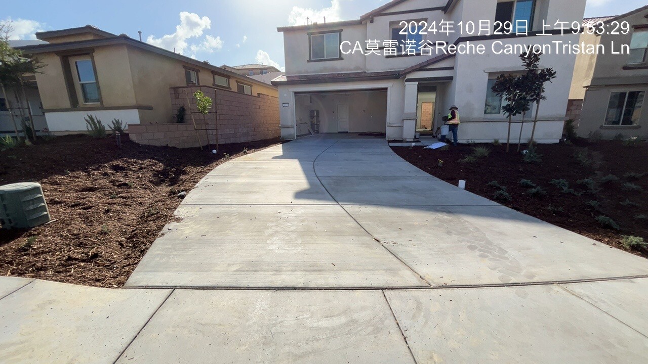 8261 Tristan Ln in Riverside, CA - Building Photo