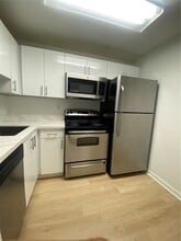 9350 Fontainebleau Blvd, Unit 609 in Miami, FL - Building Photo - Building Photo