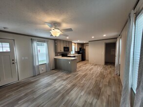 343 Stratford Ct in Dimondale, MI - Building Photo - Building Photo