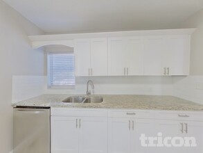 355 43rd Ave N in St. Petersburg, FL - Building Photo - Building Photo