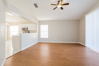 9306 Hidden Water Cir in Riverview, FL - Foto de edificio - Building Photo