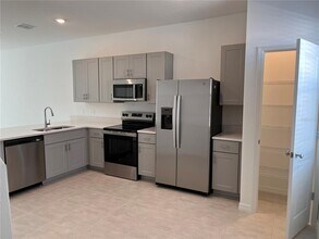 2995 Skyline Lp in Kissimmee, FL - Building Photo - Building Photo