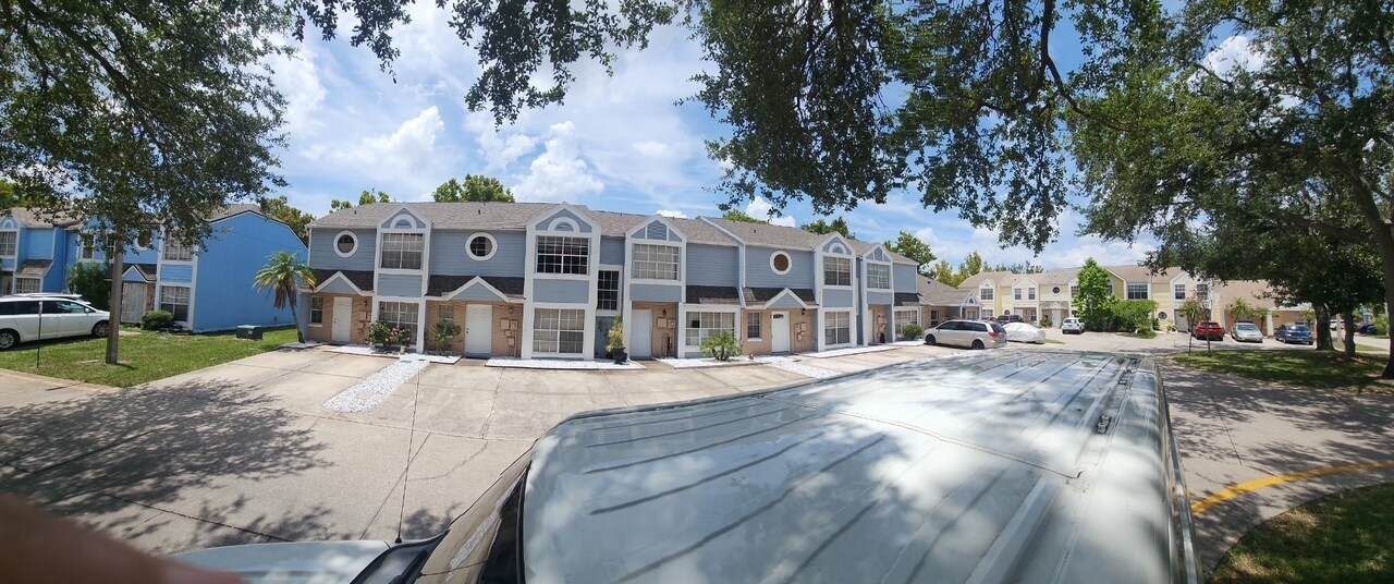 11116 Essex Ridge Ct in Orlando, FL - Building Photo