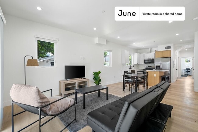 Room in Shared 4 bed/3 bath home in Los Angeles, CA - Foto de edificio - Building Photo