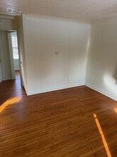 912 Leland St in Flint, MI - Building Photo - Building Photo