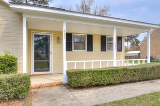 141 Cyndee Cir in Martinez, GA - Foto de edificio - Building Photo