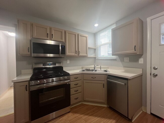 18 Enon Wy in Pittsburgh, PA - Building Photo - Building Photo