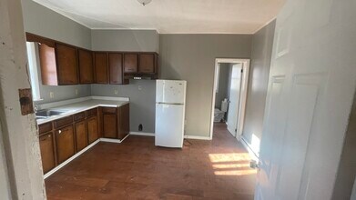 101 North George St, Unit Apt 2 in Pottsville, PA - Building Photo - Building Photo