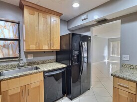 3831 Cocoplum Cir in Coconut Creek, FL - Building Photo