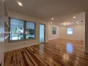 250 SW 19th Rd in Miami, FL - Building Photo - Building Photo