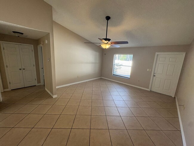 316-318 N Simpson St in Mount Dora, FL - Building Photo - Building Photo