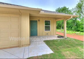 1823 Rutgers Ave in Guthrie, OK - Building Photo