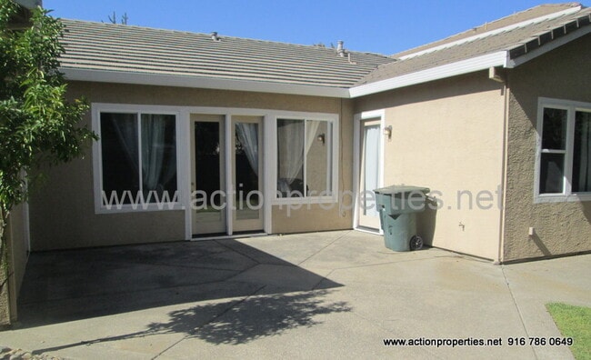 3040 Big Bear Dr in Roseville, CA - Foto de edificio - Building Photo