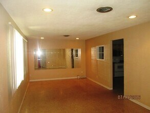 297 Warwick Ave in Ormond Beach, FL - Building Photo - Building Photo