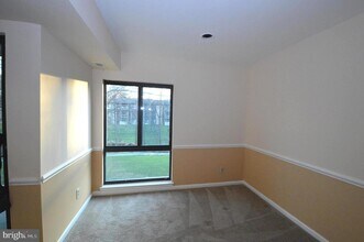 5923 Tamar Dr-Unit -6P18 in Columbia, MD - Building Photo - Building Photo