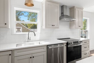 7704-7712 Main St in Kansas City, MO - Building Photo - Building Photo