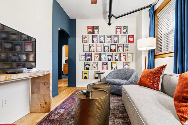 property at 4407 N Greenview Ave