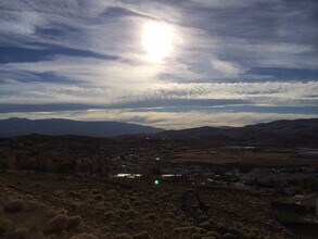 7725 Opal Bluff Dr in Reno, NV - Building Photo - Building Photo