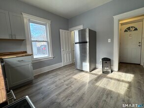 44 Sinawoy Rd in Greenwich, CT - Building Photo - Building Photo