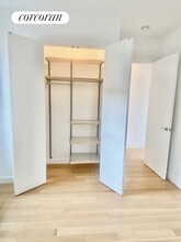 215 W 10th St in New York, NY - Building Photo - Building Photo