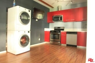 2711 Orchard Ave. in Los Angeles, CA - Building Photo - Building Photo