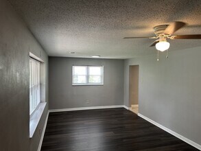965 Harrison St in Florissant, MO - Building Photo - Building Photo