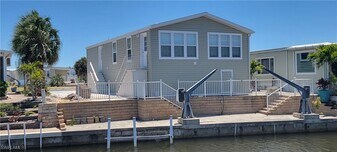 4684 Lahaina Ln in Bonita Springs, FL - Building Photo